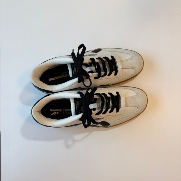 Reebok Classic White Sneakers Gum Sole - Picture 5 of 6